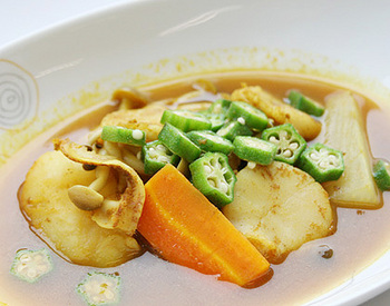 ホタテとオクラのスープカレー写真