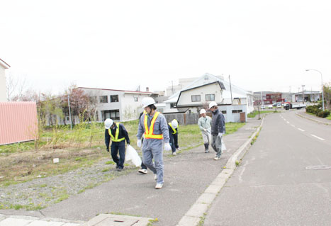 建設協会清掃活動の写真