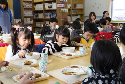 給食体験の写真